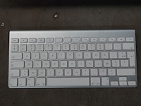 Imac met toetsenbord en muis - afbeelding 2 van  8