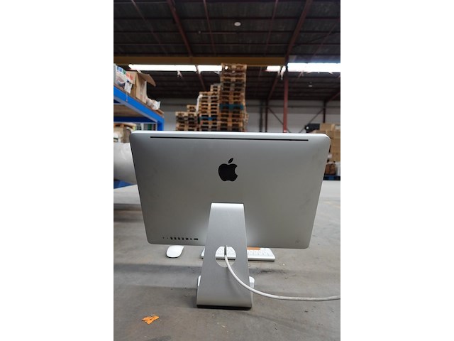 Imac met toetsenbord en muis - afbeelding 4 van  8
