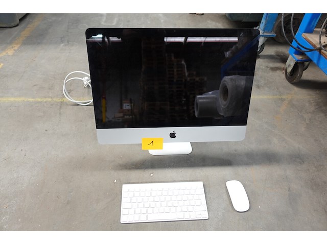 Imac met toetsenbord en muis - afbeelding 5 van  8