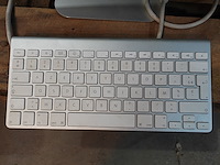 Imac met toetsenbord en muis - afbeelding 2 van  4