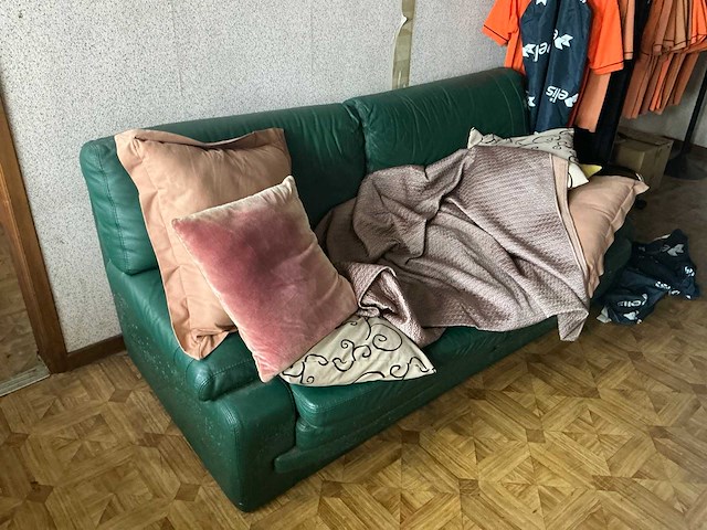 Imitatie lederen salon - afbeelding 3 van  6