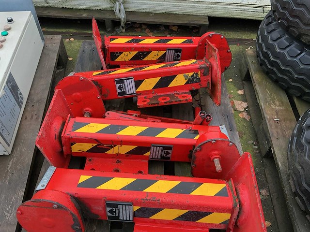 In de hoogte verstelbare stempelpoten (4x) - afbeelding 1 van  2