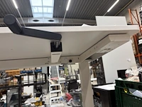 In hoogte verstelbare formica bureautafel - afbeelding 2 van  4