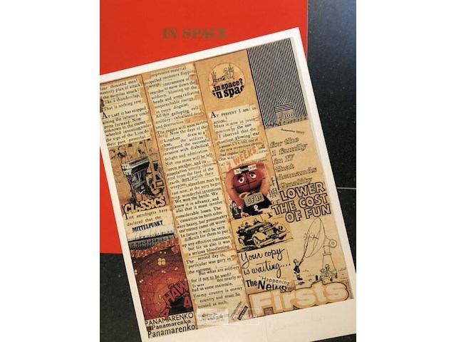 In space - afbeelding 1 van  4