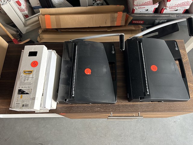 Inbindmachine wirebind w15 (2) + binders - afbeelding 1 van  7