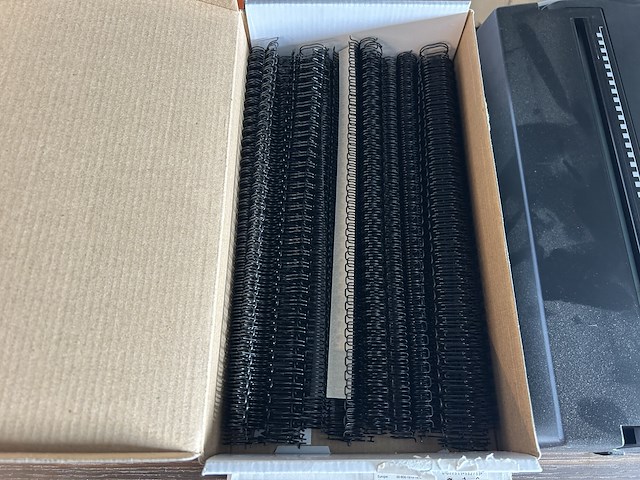 Inbindmachine wirebind w15 (2) + binders - afbeelding 7 van  7