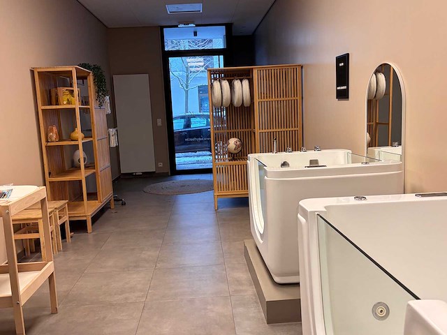 Inboedel baby float wegens faillissement - afbeelding 13 van  16