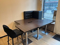 Inboedel broodjeszaak stoelen & tafels