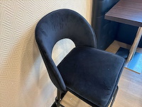 Inboedel broodjeszaak stoelen & tafels - afbeelding 6 van  6