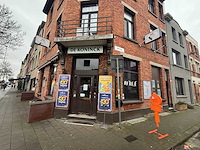 Inboedel café nen hoek af