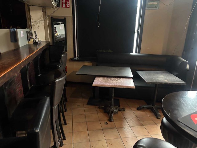 Inboedel café nen hoek af - afbeelding 15 van  28