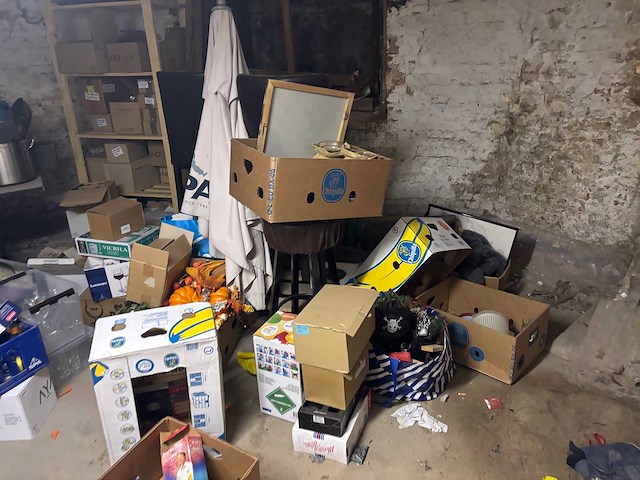 Inboedel café nen hoek af - afbeelding 23 van  28