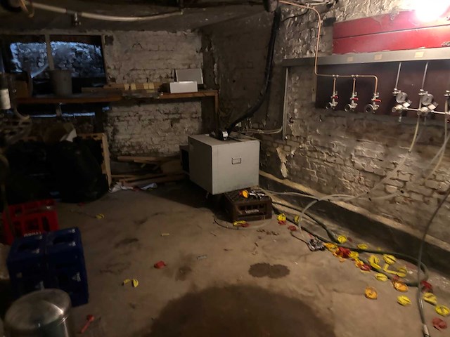 Inboedel café nen hoek af - afbeelding 28 van  28