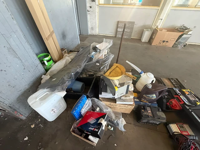 Inboedel garage - afbeelding 4 van  58