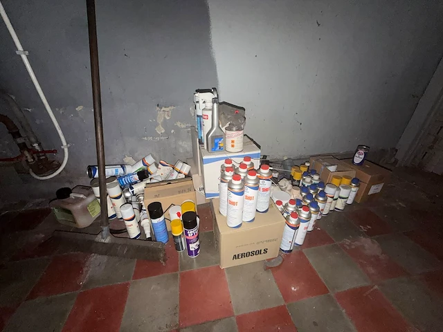 Inboedel garage - afbeelding 32 van  58
