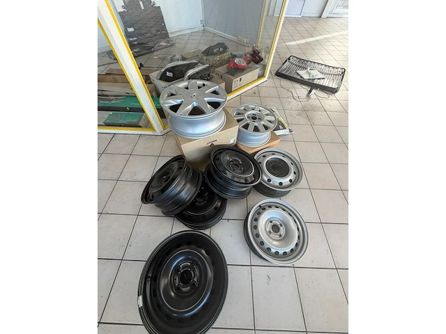 Inboedel garage - afbeelding 46 van  58