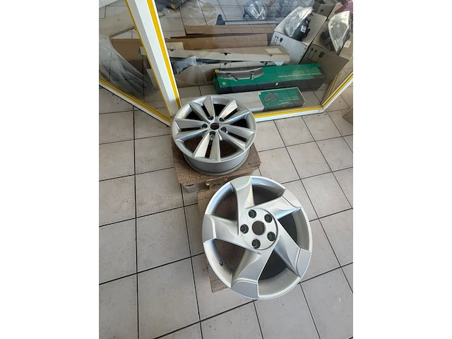 Inboedel garage - afbeelding 47 van  58