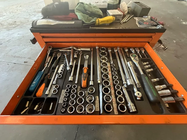Inboedel garage - afbeelding 45 van  58