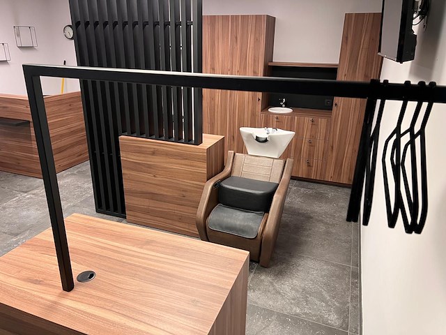 Inboedel kapsalon - afbeelding 30 van  30