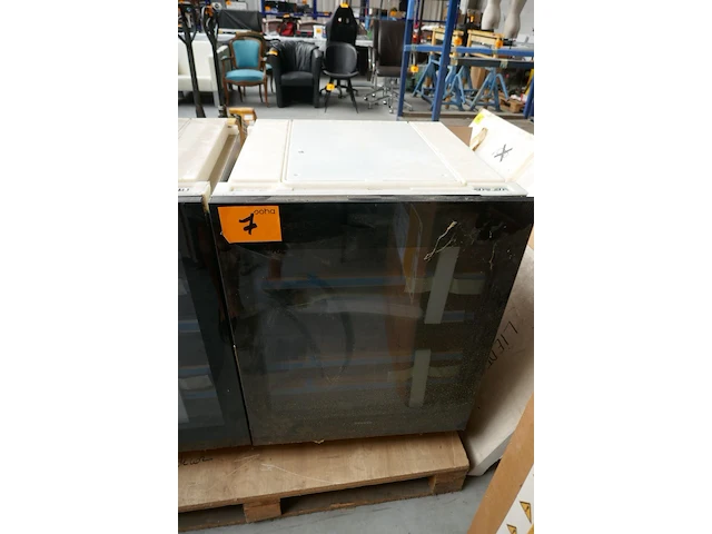 Inbouw wijnkoelkast met legplanken miele - afbeelding 1 van  5