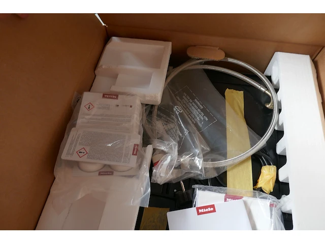 Inbouwkoffiemachine met directwater en bonen miele - afbeelding 3 van  4