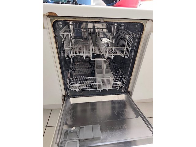 Inbouwoven beko cis302000x, vaatwasmachine aeg 911d51-2t, inbouwfriteuse fes 301e - afbeelding 3 van  13