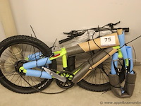 Incomplete fiets - afbeelding 1 van  2