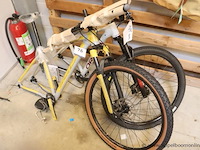 Incomplete fiets - afbeelding 1 van  4
