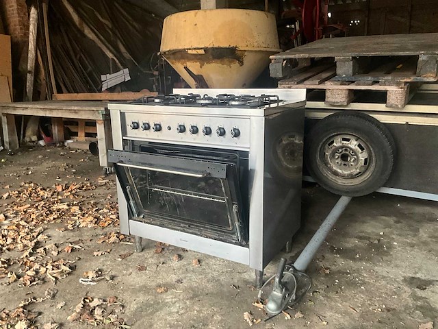 Indesit gasfornuis - afbeelding 1 van  8