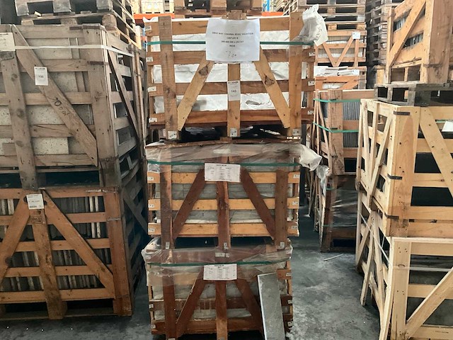 Indisch goldstone natuursteen tuintegel - afbeelding 4 van  4