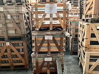 Indisch goldstone natuursteen tuintegel - afbeelding 4 van  4