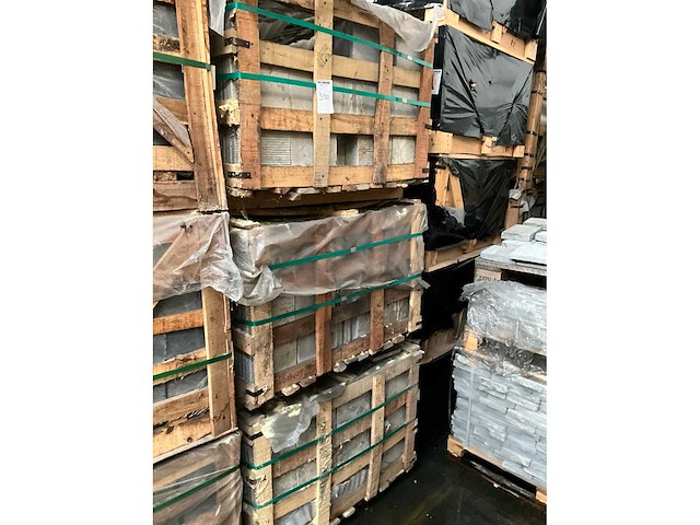 Indisch goldstone natuursteen tuintegel - afbeelding 3 van  3