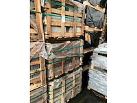 Indisch goldstone natuursteen tuintegel - afbeelding 3 van  3