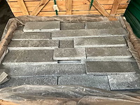 Indisch grijs natuursteen tuintegel - afbeelding 2 van  5