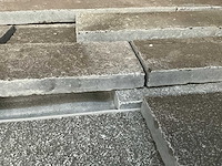 Indisch grijs natuursteen tuintegel - afbeelding 3 van  5