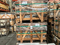 Indisch grijs natuursteen tuintegel - afbeelding 3 van  4