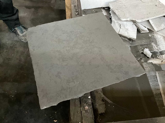 Indisch grijs verzoet natuursteen tuintegel - afbeelding 1 van  3