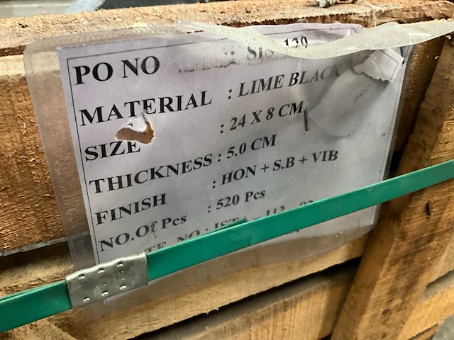 Indisch zwart natuursteen tuin klinkers - afbeelding 3 van  3