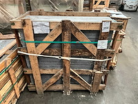 Indisch zwart natuursteen tuintegel - afbeelding 2 van  2