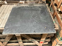 Indisch zwart natuursteen tuintegel - afbeelding 1 van  5