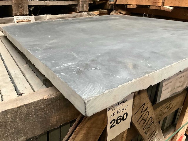 Indisch zwart natuursteen tuintegel - afbeelding 3 van  5