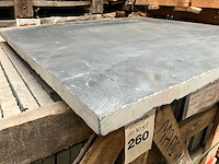 Indisch zwart natuursteen tuintegel - afbeelding 3 van  5