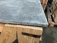 Indisch zwart natuursteen tuintegel - afbeelding 1 van  3