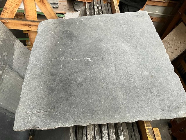 Indisch zwart romeins verband natuursteen tuintegel - afbeelding 1 van  5