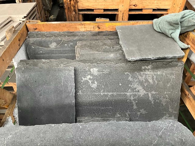Indisch zwart romeins verband natuursteen tuintegel - afbeelding 3 van  5