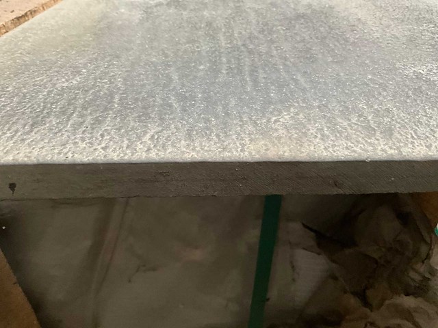 Indisch zwart verzoet natuursteen tuintegel - afbeelding 2 van  4