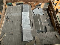 Indische black stone natuursteen tuintegel - afbeelding 1 van  3