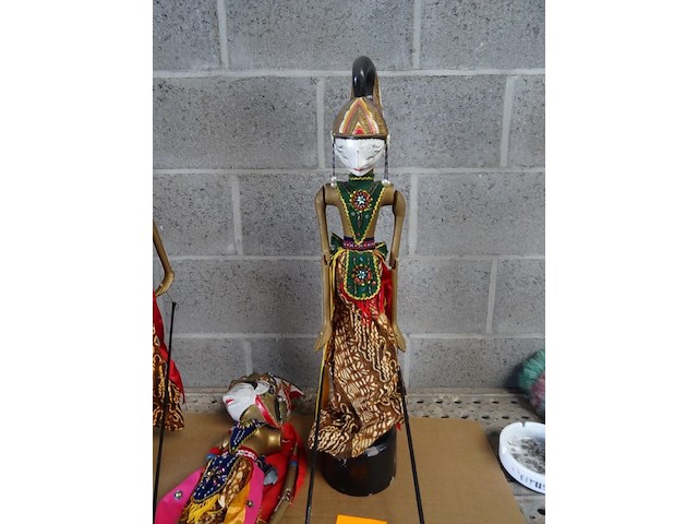 Indonesische wayang golek pop - afbeelding 1 van  2