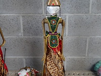 Indonesische wayang golek pop - afbeelding 1 van  2