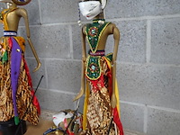 Indonesische wayang golek pop - afbeelding 2 van  2